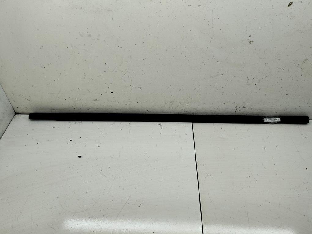 Молдинг стекла двери задней правой наружный Volkswagen Passat B6 2006, 2.0 л., дизель, МКПП, серый, универсал