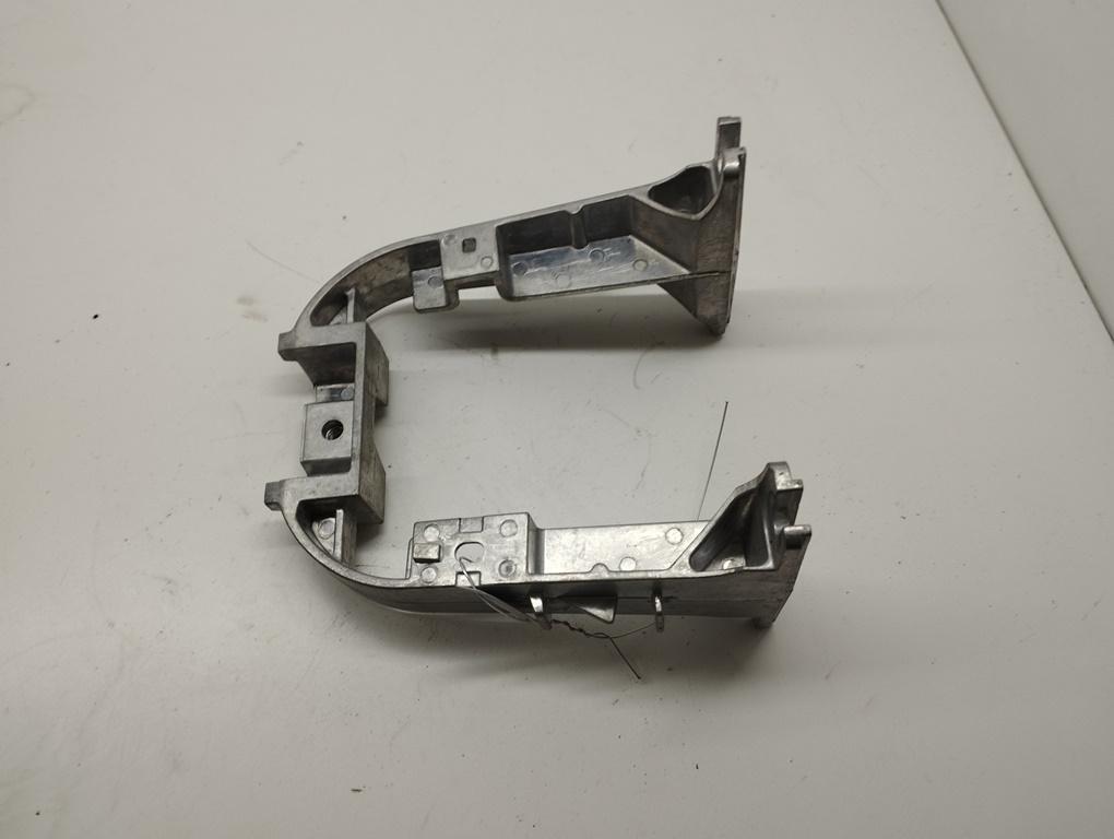 кронштейн (крепление) Audi A6 C6 2005, 2.7 л., дизель, АКПП, серый, универсал, 4F0864283