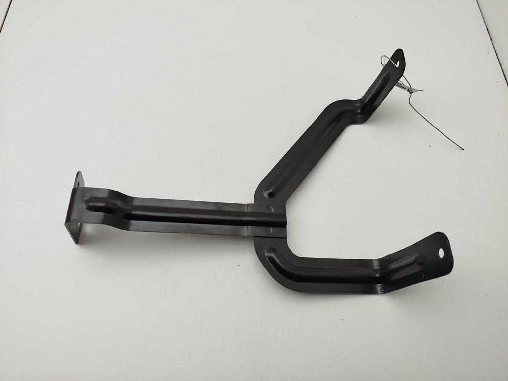 крепление аккумулятора BMW 7 F01/F02 2012, 3.0 л., гибрид, АКПП, серый, седан, 4611541