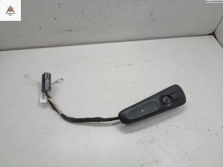 кнопка стеклоподъемника переднего правого Opel Omega B 1996, 2.0 л., бензин, МКПП, синий, универсал, 90438547