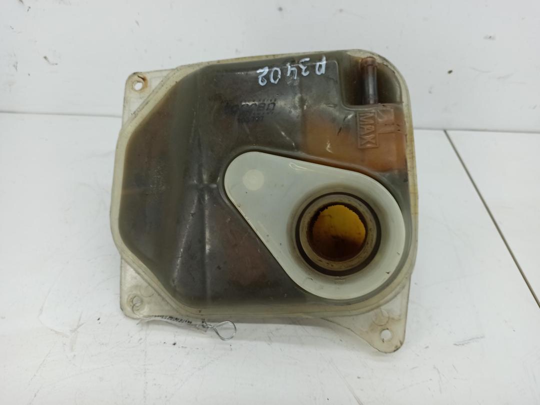 бачок расширительный Audi 100 4A/C4 1993, 2.0 л., бензин, 103727 - фото №1
