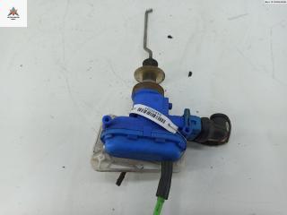 активатор (привод) замка двери Audi 80 8C/B4 1993, 2.0 л., бензин, АКПП, красный, седан, 893862153C