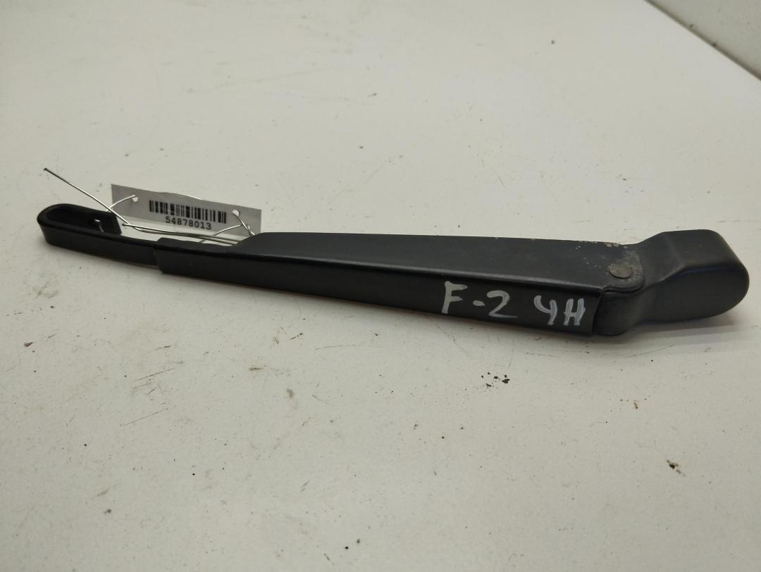 Щеткодержатель (поводок стеклоочистителя) задний Ford Focus 2 поколение 2005, 1.6 л., дизель, МКПП, серый, универсал, 3M5A217526AB - фото №1