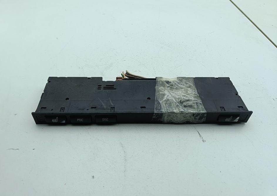 кнопка обогрева сидений BMW 5 E39 2002, 3.0 л., дизель, АКПП, чёрный, универсал, 8373776