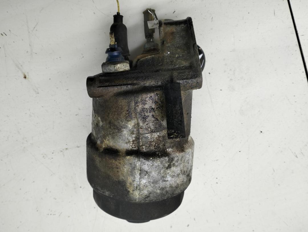 корпус масляного фильтра Volkswagen Passat B4 1994, 2.8 л., бензин, АКПП, универсал, 021115403C
