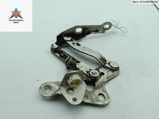 петля капота левая Volkswagen Sharan 1 поколение [рестайлинг] 2002, белый, минивэн, 7M0823301L