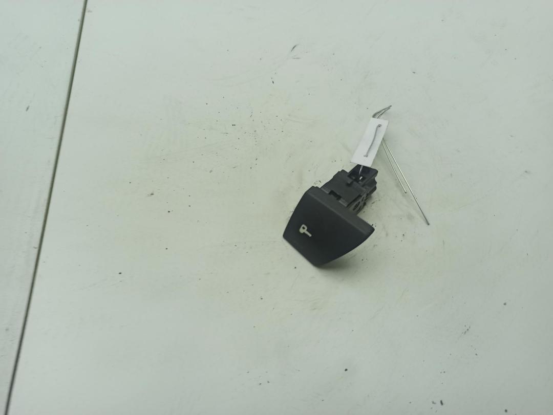 кнопка центрального замка Peugeot 307 2003, 2.0 л., бензин, МКПП, зелёный, универсал, 96366684