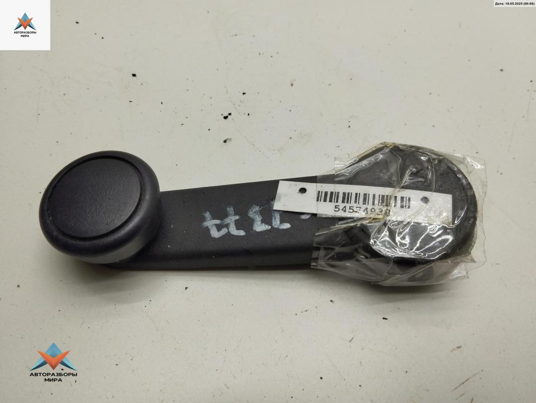 ручка стеклоподъемника Ford Mondeo 2 поколение 1998, 1.8 л., бензин, МКПП, красный, седан, 93BBF3342AB - фото №1