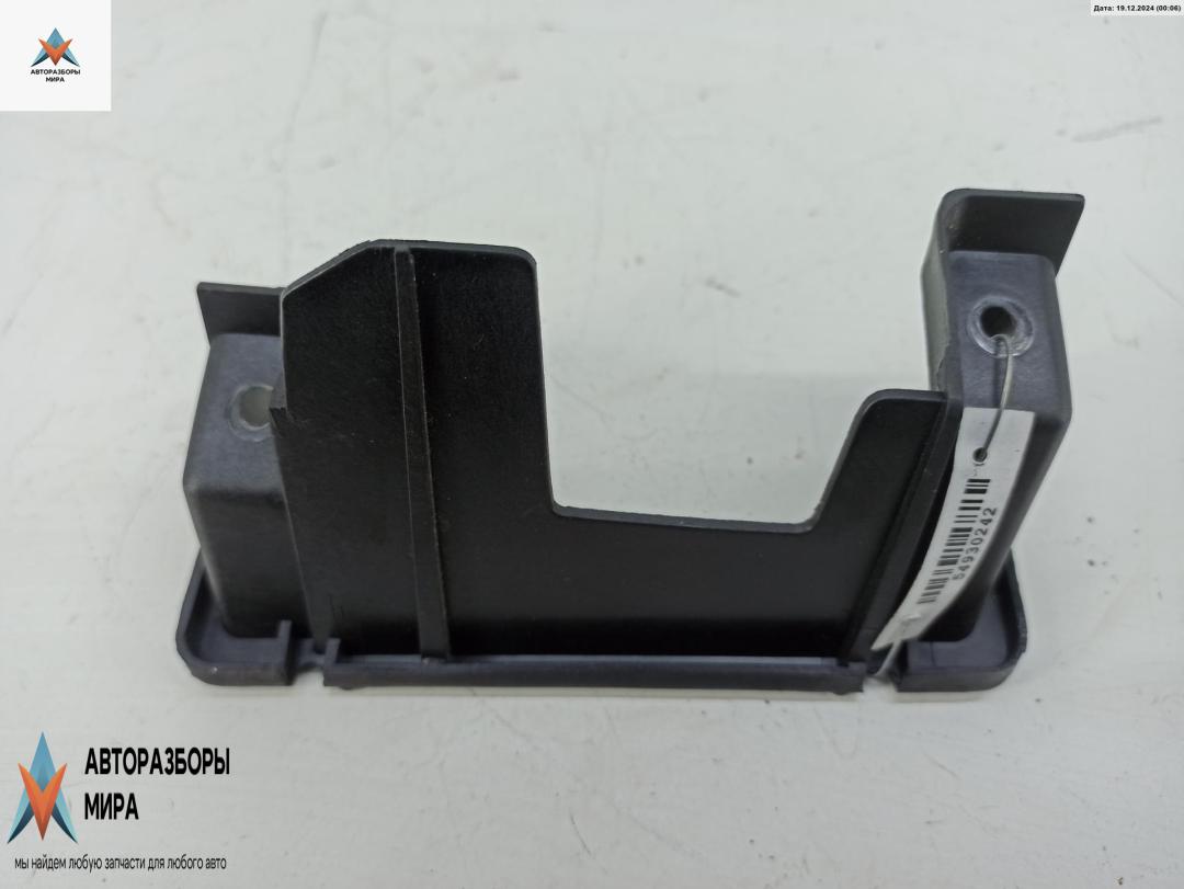 кронштейн (крепление) Audi 100 4A/C4 1993, 2.0 л., бензин, МКПП, серый, седан, 4A0945568 - фото №1