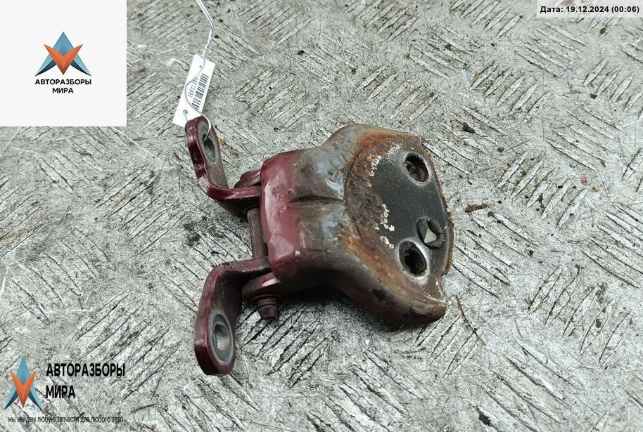 петля двери Honda Accord 5 поколение 1994, красный, универсал - фото №1