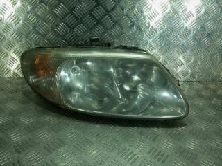 фара правая Chrysler Voyager 4 поколение 2003, цвет, 04857702AB