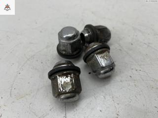 болт колесный Hyundai Matrix 1 поколение [рестайлинг] 2006, 1.5 л., дизель, МКПП, серый, минивэн