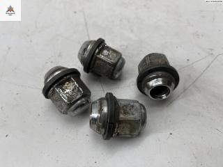 болт колесный Hyundai Matrix 1 поколение [рестайлинг] 2006, 1.5 л., дизель, МКПП, серый, минивэн