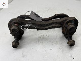 скоба суппорта Mitsubishi Space Wagon 3 поколение (Typ N50) 1999, 2.4 л., бензин, МКПП, серый, минивэн