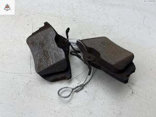 Колодки тормозные задние Mitsubishi Carisma 1 поколение [рестайлинг] 2002, 1.6 л., бензин, МКПП, синий, хетчбэк 5 дв.