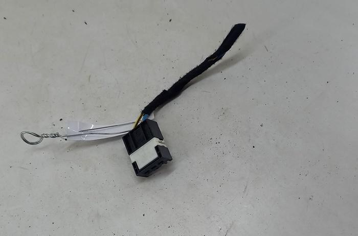 разъем (фишка) проводки BMW 3 E46 2001, 2.0 л., дизель, МКПП, серый, седан, 8369712
