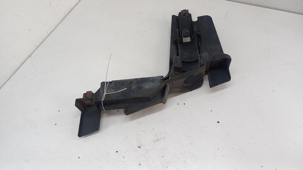 крепление фары правой BMW 3 E46 2001, 2.0 л., дизель, МКПП, серый, седан, 8380188