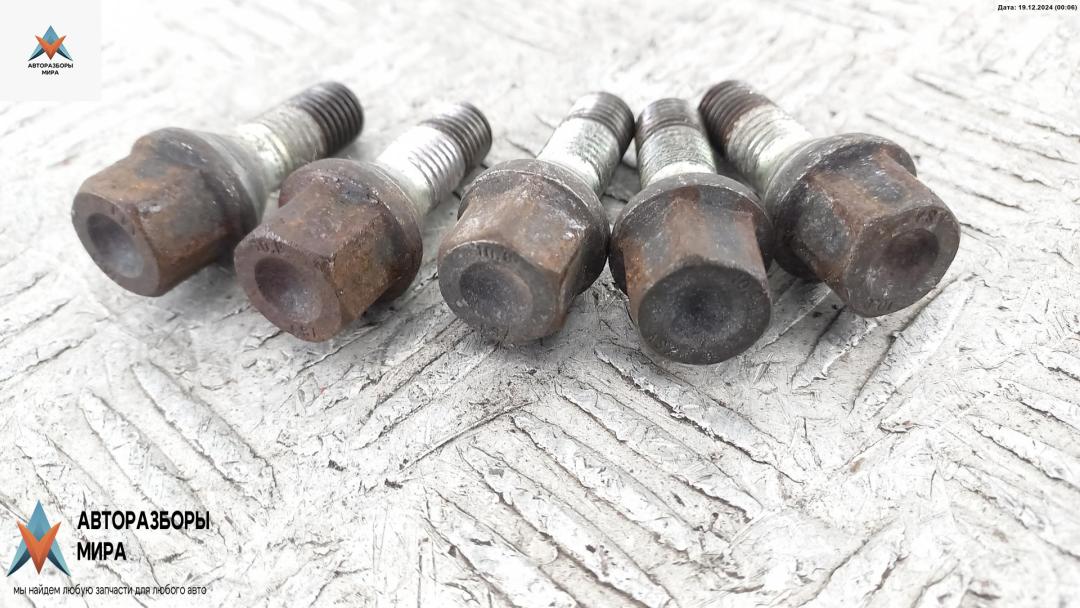 болт колесный BMW 5 серия E60/E61 2006, 2.5 л., бензин, АКПП, чёрный, седан, 6781150 - фото №1