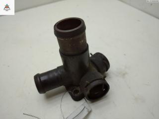 фланец (тройник) системы охлаждения Volkswagen Transporter T4 1995, 1.9 л., дизель, МКПП, жёлтый, микроавтобус, 068121133AB