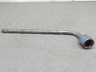 ключ колесный (балонный) Mitsubishi L200 4 поколение 2010, 2.5 л., дизель, МКПП, внедорожник 5 дв., 9211A002