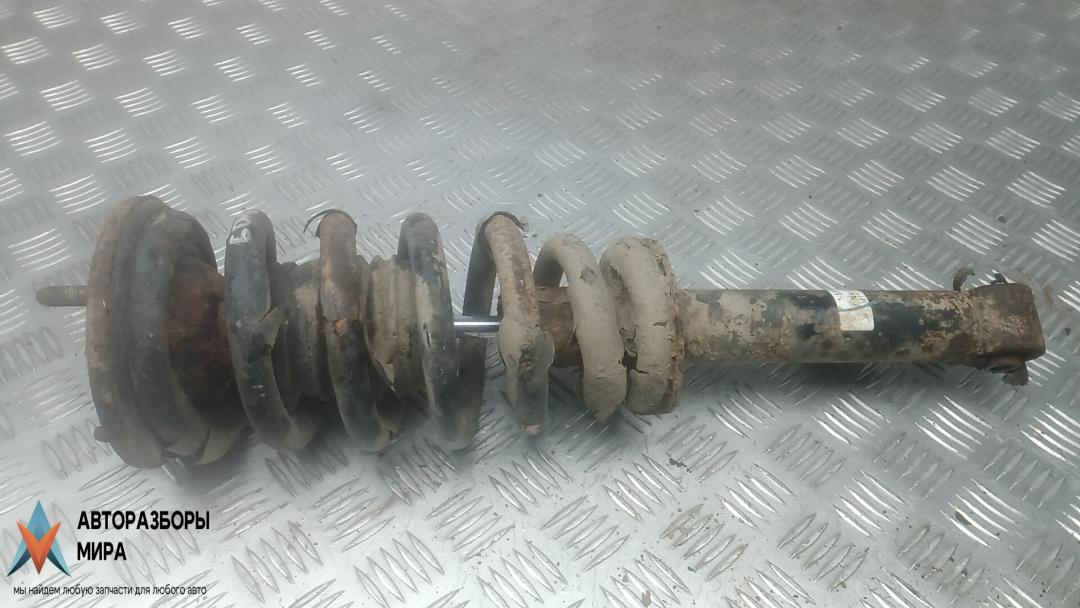 Стойка Mitsubishi L200 4 поколение 2010, 2.5 л., дизель, МКПП, внедорожник 5 дв., MR992321, MR992336, MR992326 - фото №1