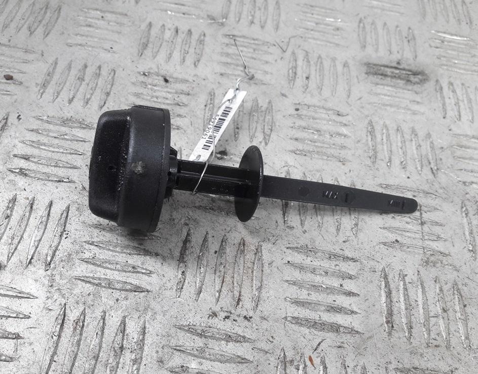 крышка бачка гидроусилителя Volkswagen Golf-3 1994, 1.8 л., бензин, МКПП, 1H0422376A