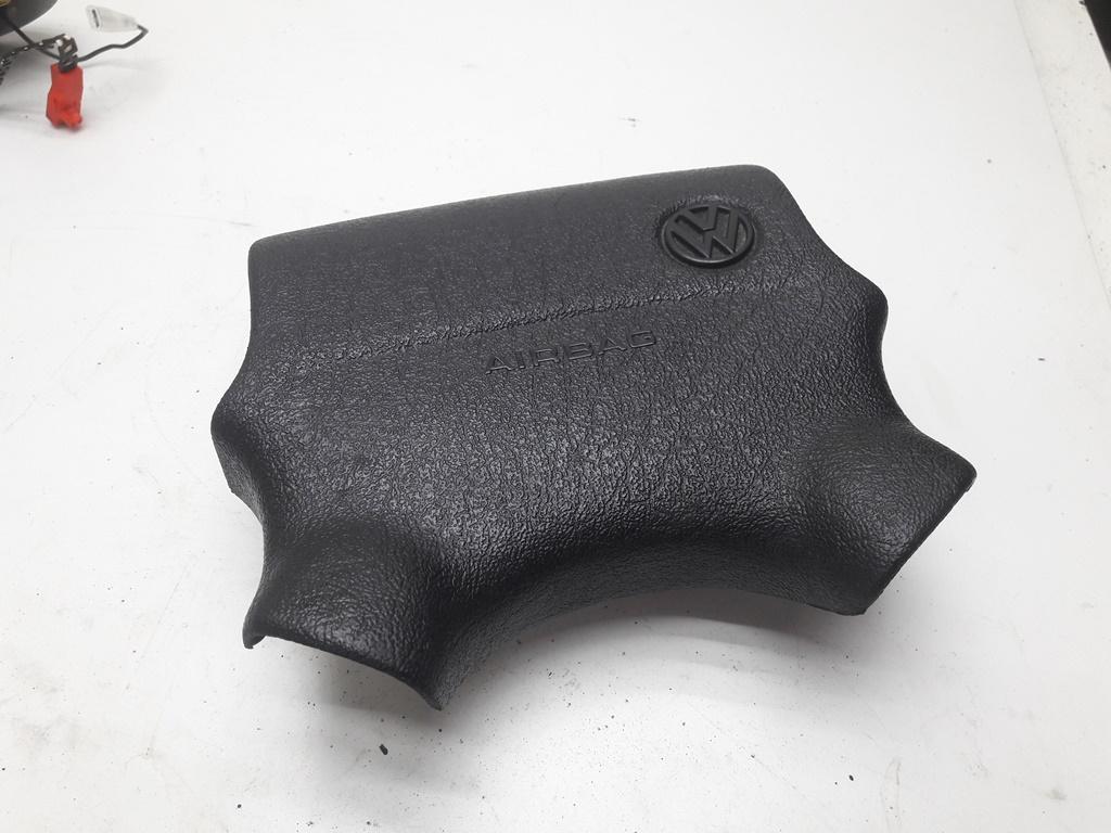 подушка безопасности водителя Volkswagen Golf 3 поколение 1994, 1.8 л., бензин, МКПП, зелёный, хетчбэк 3 дв., 3A0880201B - фото №1