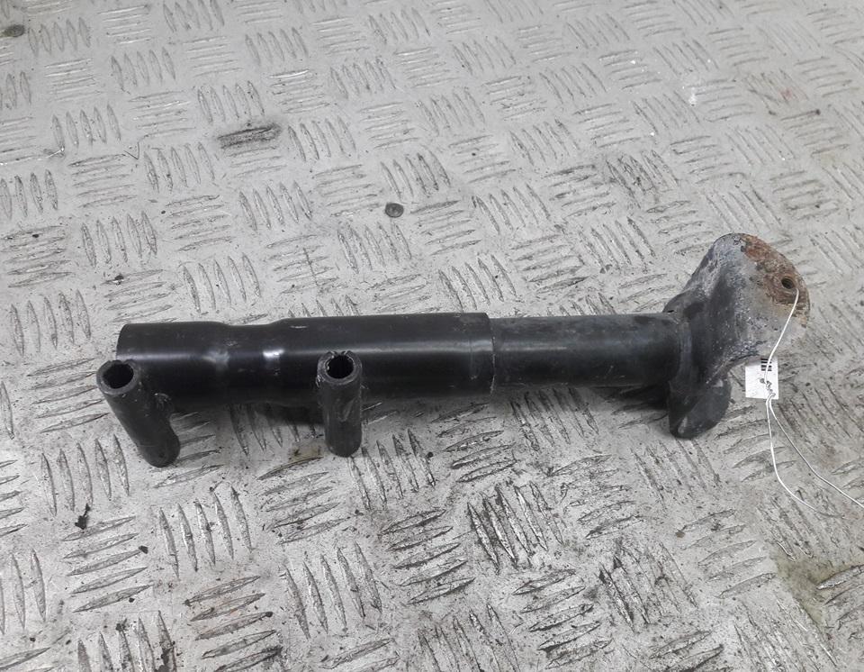кронштейн заднего бампера Volkswagen Passat B5 1997, 1.8 л., бензин, МКПП, синий, универсал, 2277120724 - фото №1