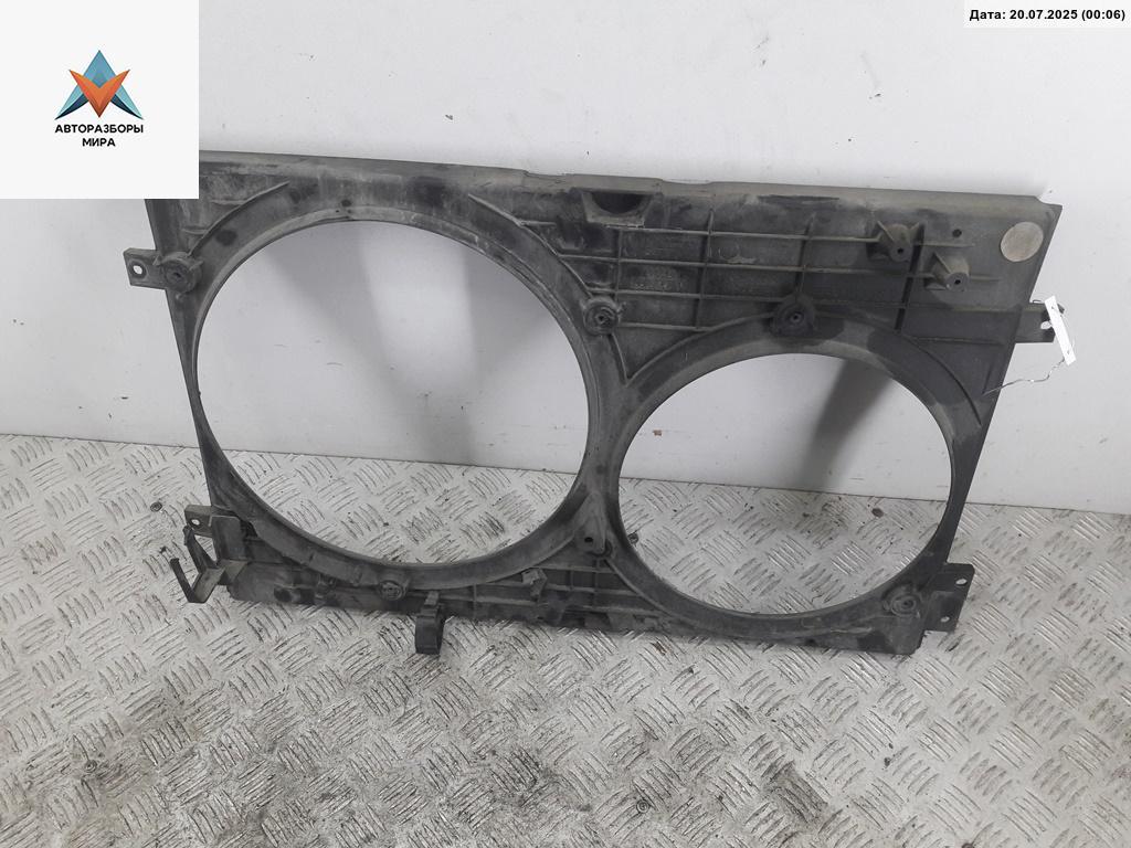 диффузор вентилятора Volkswagen Golf 4 поколение 2001, 1.9 л., дизель, МКПП, серый, хетчбэк 5 дв., 1J0121207M - фото №1