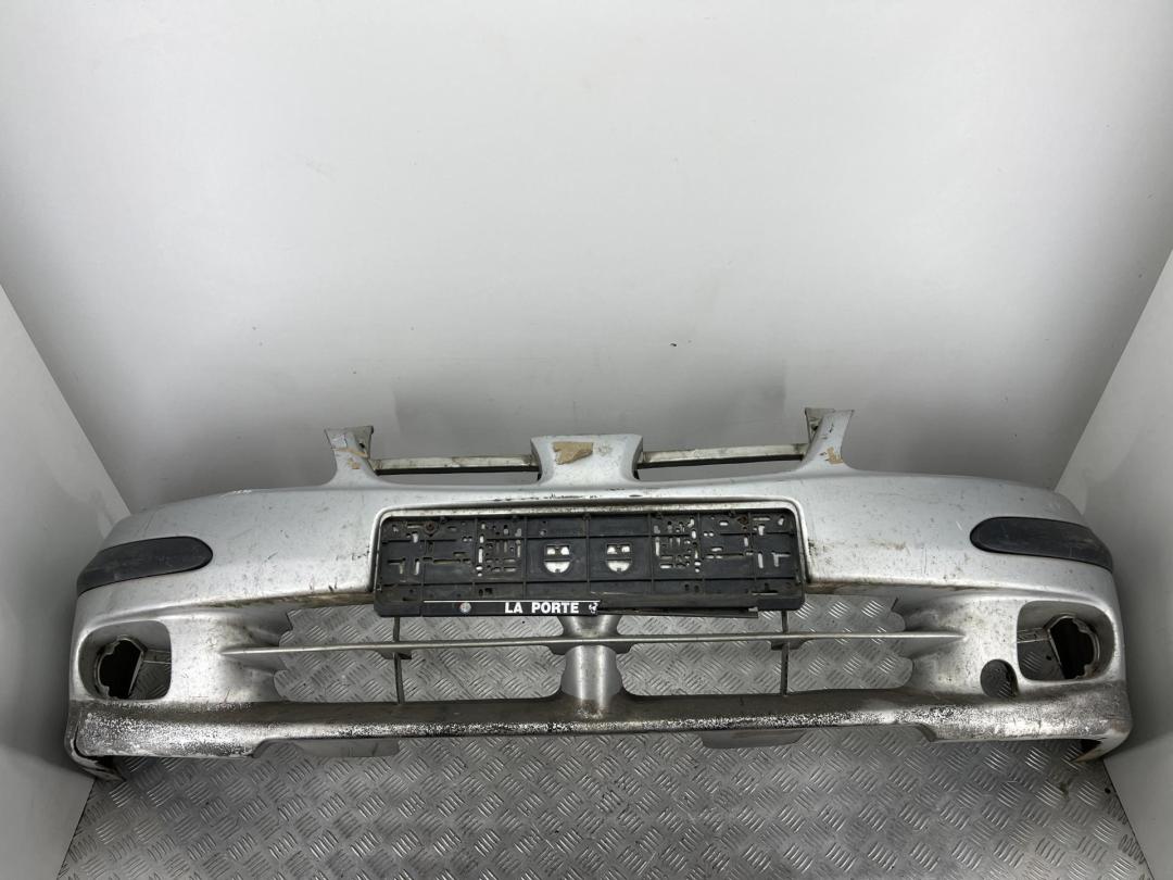 бампер передний Nissan Almera N16 2001, бензин, серый, хетчбэк 3 дв., 620224M540