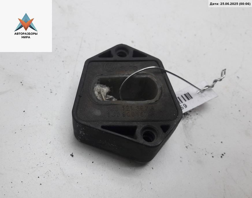 кронштейн радиатора Skoda Octavia mk1 (A4 1U) 2004, 1.6 л., бензин, МКПП, серый, универсал, 1J0806157 - фото №1