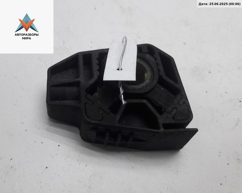 кронштейн радиатора Volkswagen Golf 4 поколение 2001, 1.9 л., дизель, МКПП, серый, хетчбэк 5 дв., 1J0806155 - фото №1