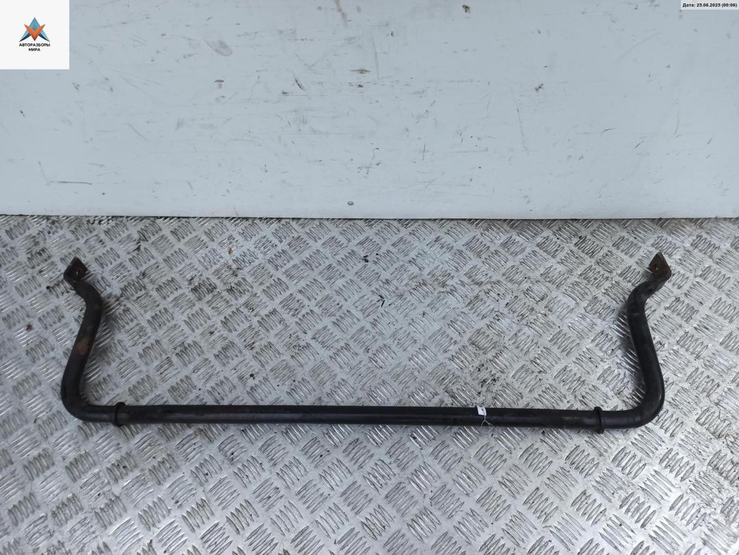 стабилизатор подвески передний Audi A4 B5 1996, 1.6 л., бензин, АКПП, серый, седан - фото №1