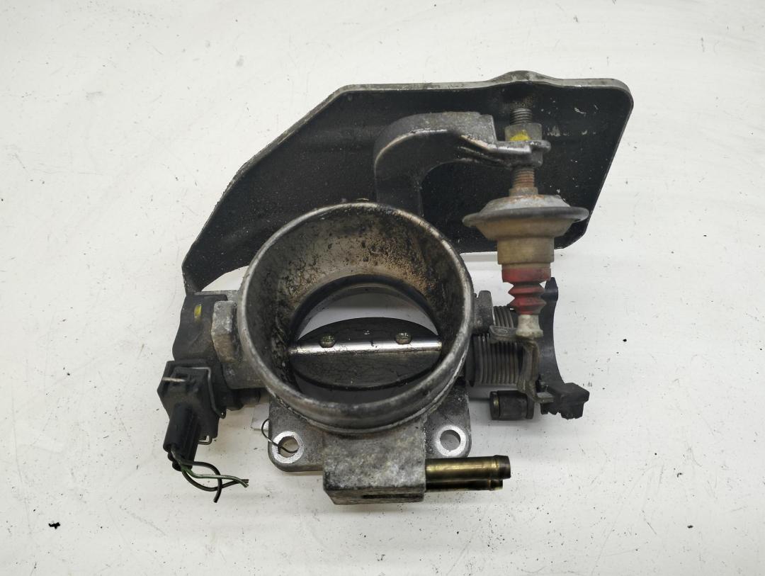 заслонка дроссельная Volkswagen Passat B4 1994, 2.8 л., бензин, АКПП, синий, универсал, 084021061M