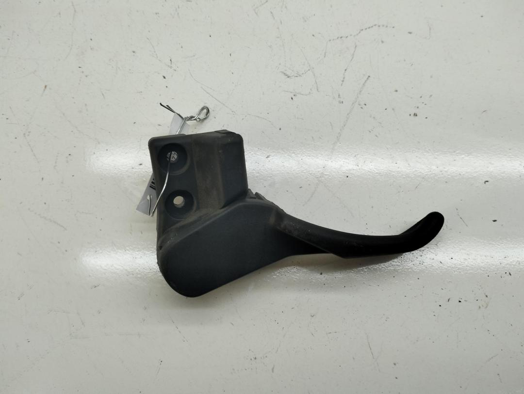 ручка открывания капота Volkswagen Passat B5+ (GP) 2002, 1.9 л., дизель, МКПП, белый, универсал, 3B1823533
