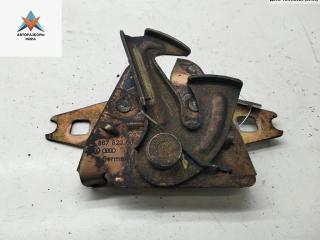 замок капота Volkswagen Passat B4 1995, 1.6 л., бензин, МКПП, белый, универсал, 867823509