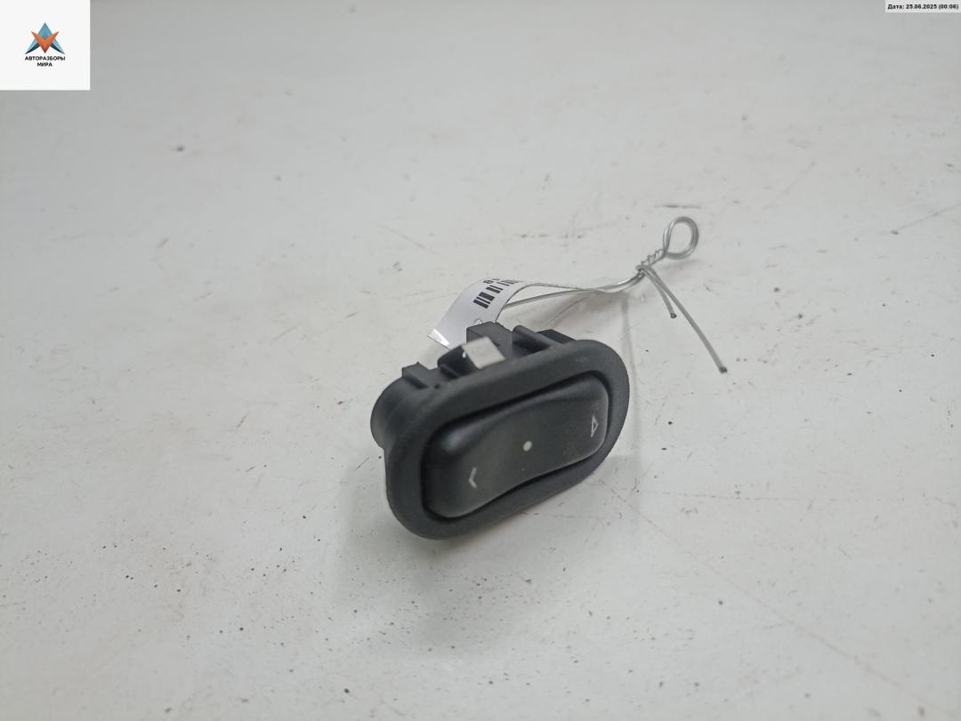 кнопка стеклоподъемника переднего правого Opel Astra G 2003, 1.6 л., бензин, МКПП, серый, универсал, 90561388 - фото №1