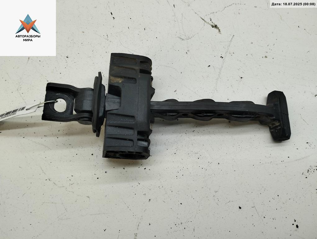 ограничитель открывания двери Volkswagen Passat B7 2012, седан - фото №1