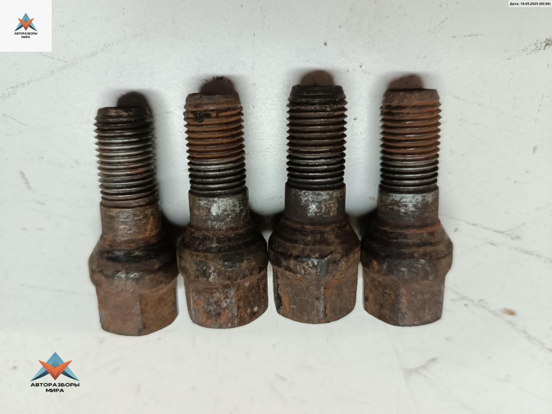 болт колесный Citroen Berlingo 1 поколение (M49) 2002, 1.6 л., бензин, МКПП, синий, фургон - фото №1