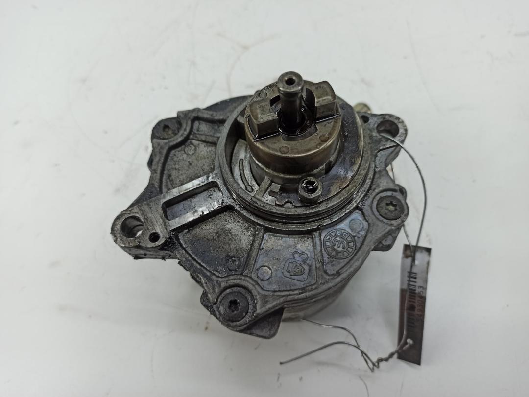 насос вакуумный Mercedes-Benz M-Class ML W163 2003, 4.0 л., дизель, АКПП, чёрный, внедорожник 5 дв., 6282300065