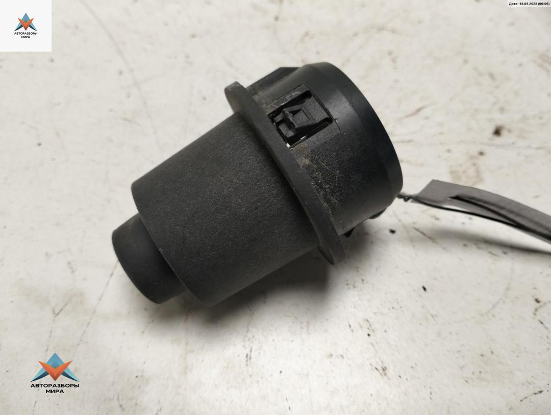 прочая запчасть Renault Clio 3 поколение 2006, 1.2 л., бензин, МКПП, серый, хетчбэк 5 дв., 8200481116 - фото №1