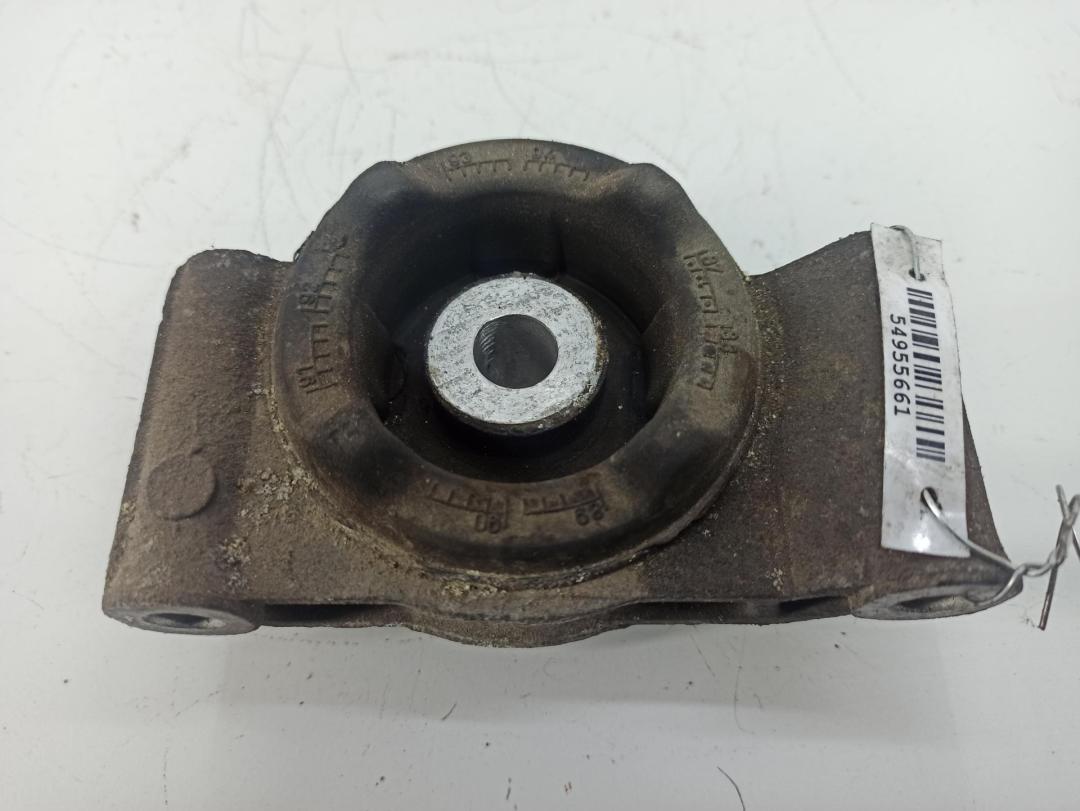 кронштейн КПП Audi 80 B3 1990, 1.8 л., бензин, МКПП, красный, седан