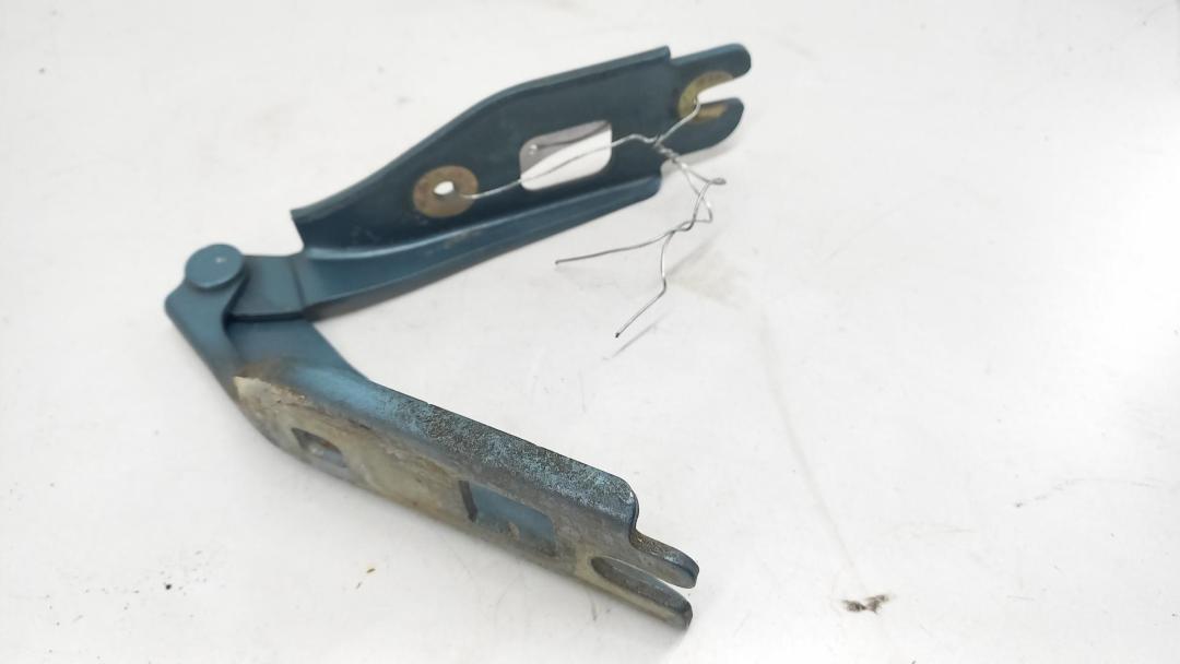 петля капота левая BMW 3 E36 1994, зелёный, седан, 41618135069