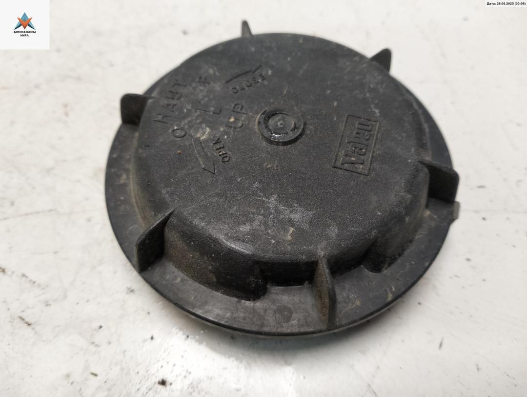 Крышка (заглушка) задняя фары Renault Megane 2 поколение 2004, 1.6 л., бензин, МКПП, серый, универсал, 89001811 - фото №1