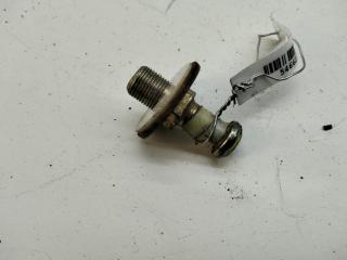 ответная часть (скоба) замка двери Volkswagen Passat B4 1995, 1.6 л., бензин, МКПП, белый, универсал
