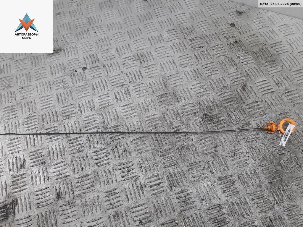 щуп двигателя Volkswagen Golf 3 поколение 1997, 1.6 л., бензин, МКПП, красный, хетчбэк 5 дв., 032115611D - фото №1