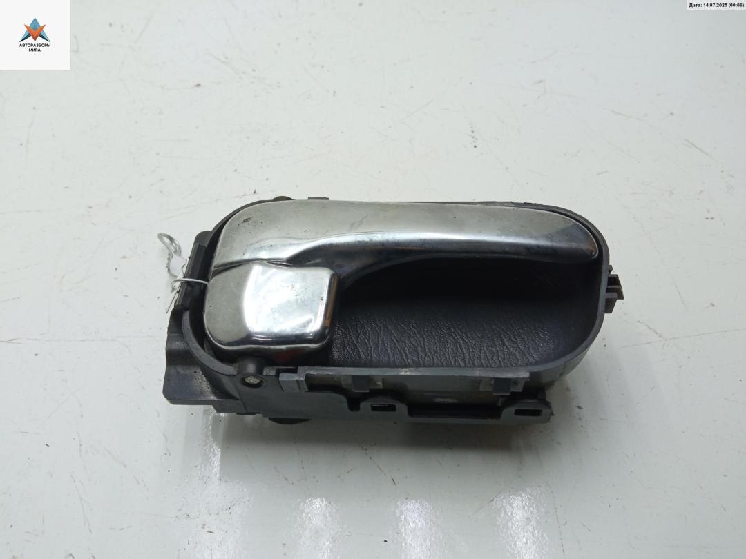 ручка внутренняя задняя правая Nissan Primera P11 2000, 1.8 л., бензин, МКПП, серый, хетчбэк 5 дв. - фото №1