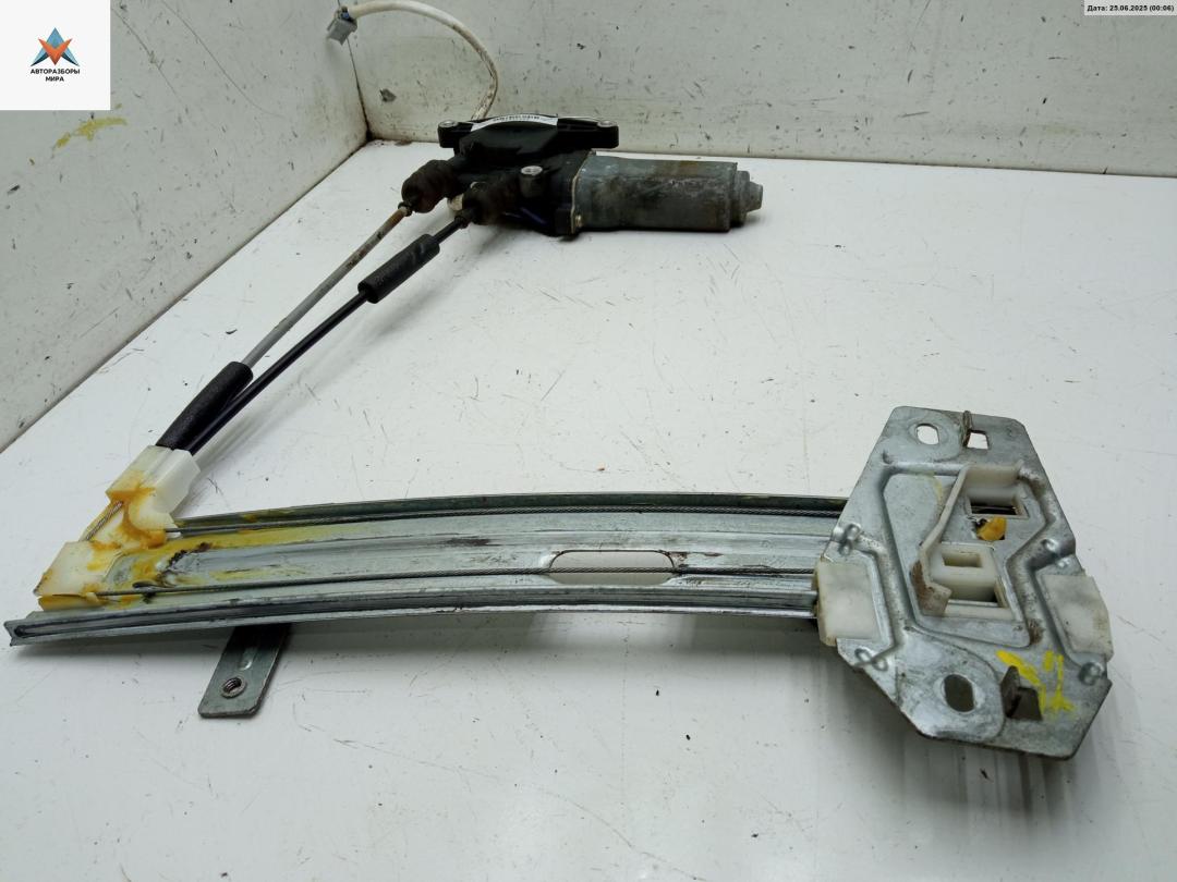 стеклоподъемник электрический задний правый Honda Accord 5 поколение 1994, 2.0 л., бензин, МКПП, красный, универсал - фото №1