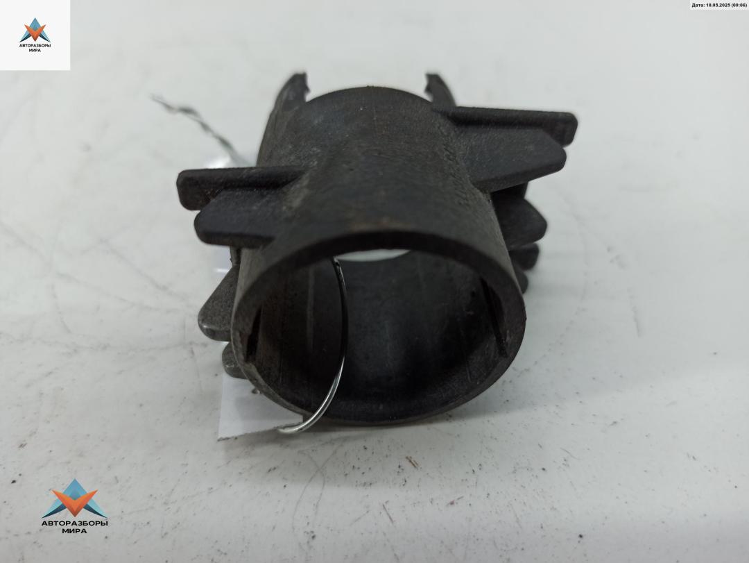 кронштейн (крепление) Mercedes-Benz S-Класс W220 1999, 3.2 л., бензин, АКПП, серый, седан, 2208850067 - фото №1