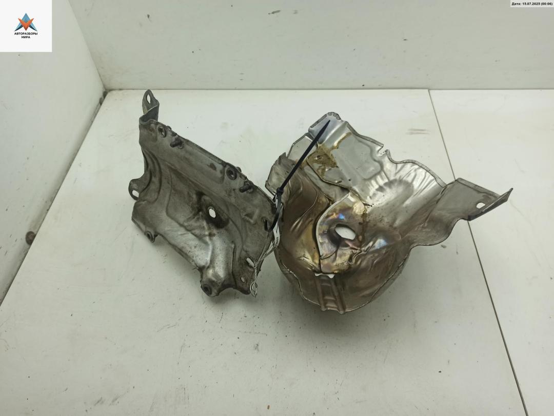 тепловой экран глушителя Peugeot 308 T7 2009, 1.6 л., бензин, МКПП, белый, хетчбэк 5 дв., 59560580 - фото №1